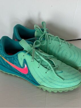 Nike, Phantom,  Soccer Youth , Mint Green Shoes  with Pink Swoosh